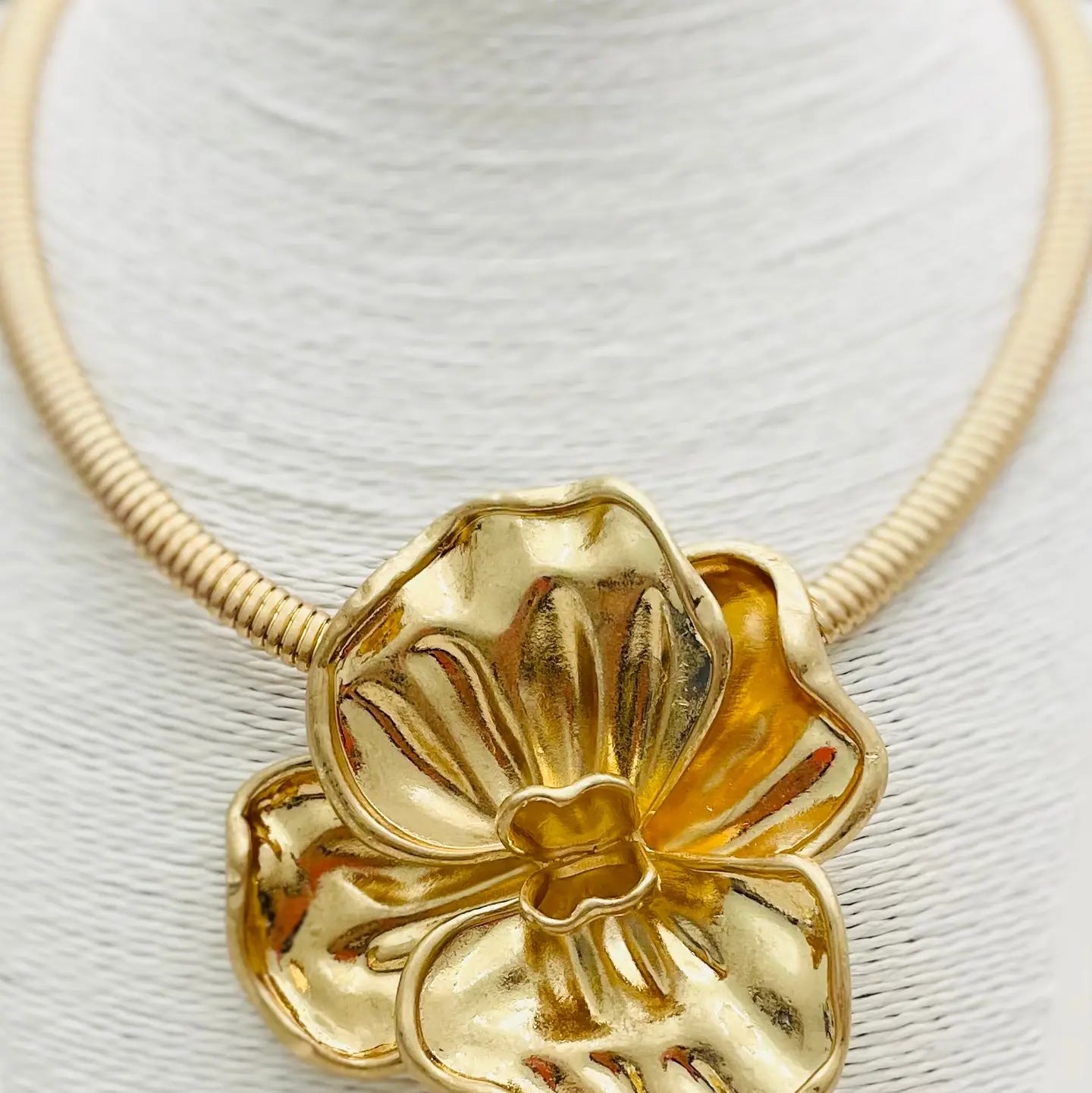 Gold Vintage Flower Choker