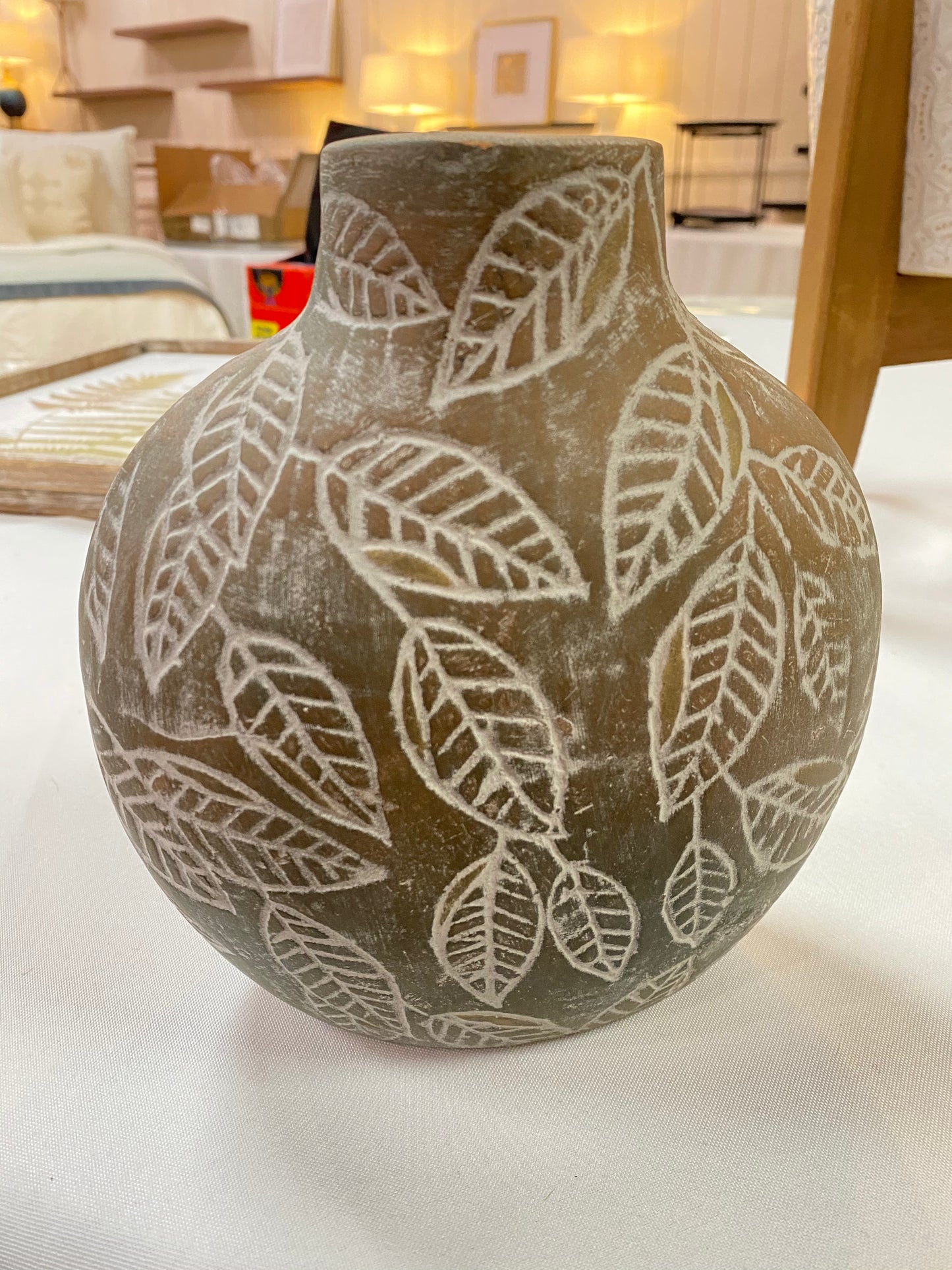 Vase/Etched Leaf Design