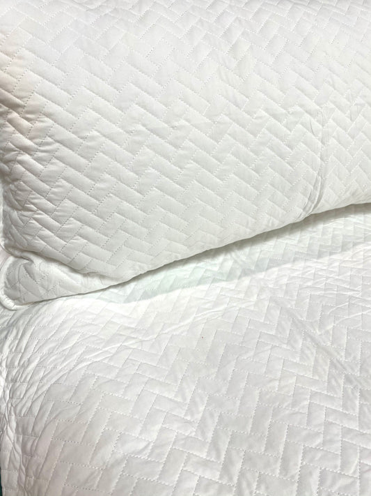 White Quilt Set