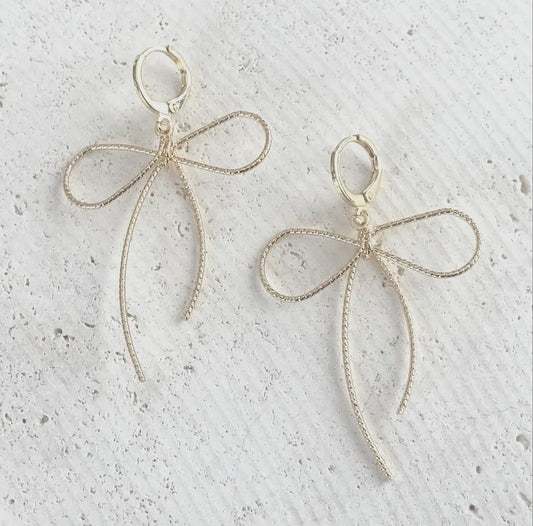 Lightweight Bow Earrings