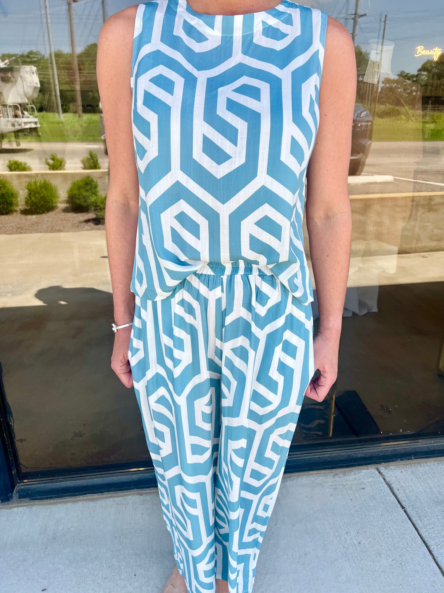 Blue & White Pattern Pants Set