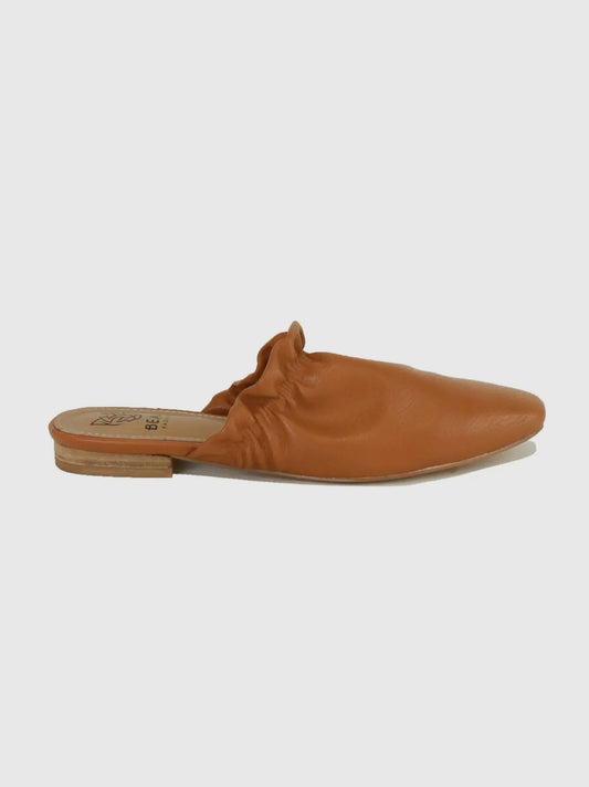 Slip On Ruffle Flat/Camel
