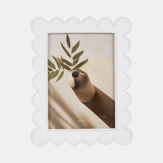 5 x 7 White Scalloped Picture Frame