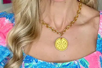 18" Gold Chain w/Pendant