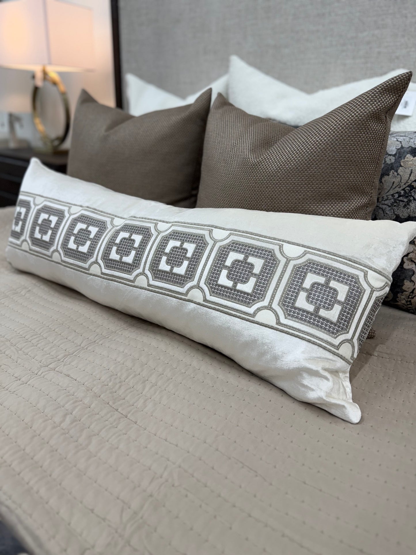 Medallion Velvet Lumbar 14"x40"