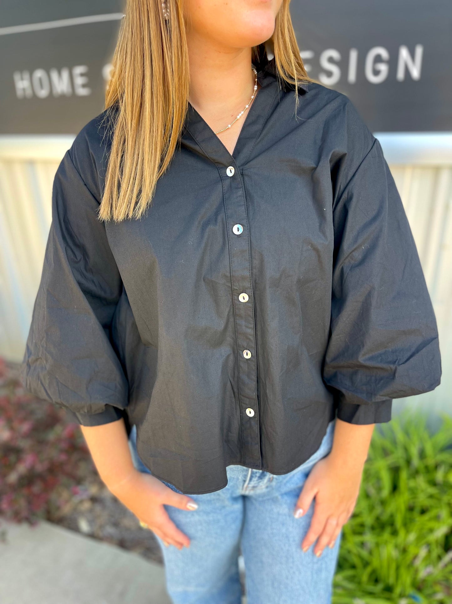 Black Bubble Sleeve Top w/Collar