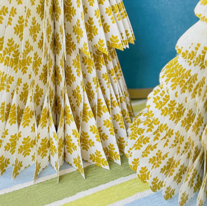 LP Round Honeycomb Christmas Tree/Citrine 18”