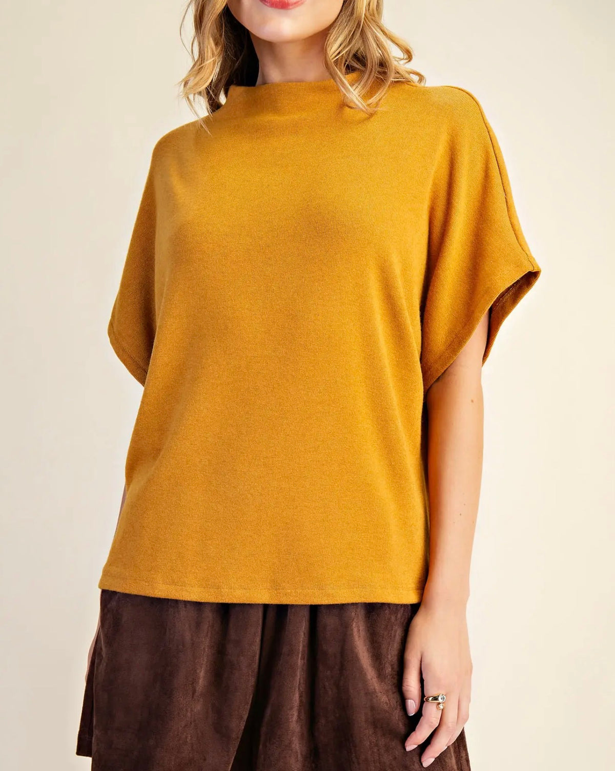 Mock Neck Sort Sleeve Top Mustard