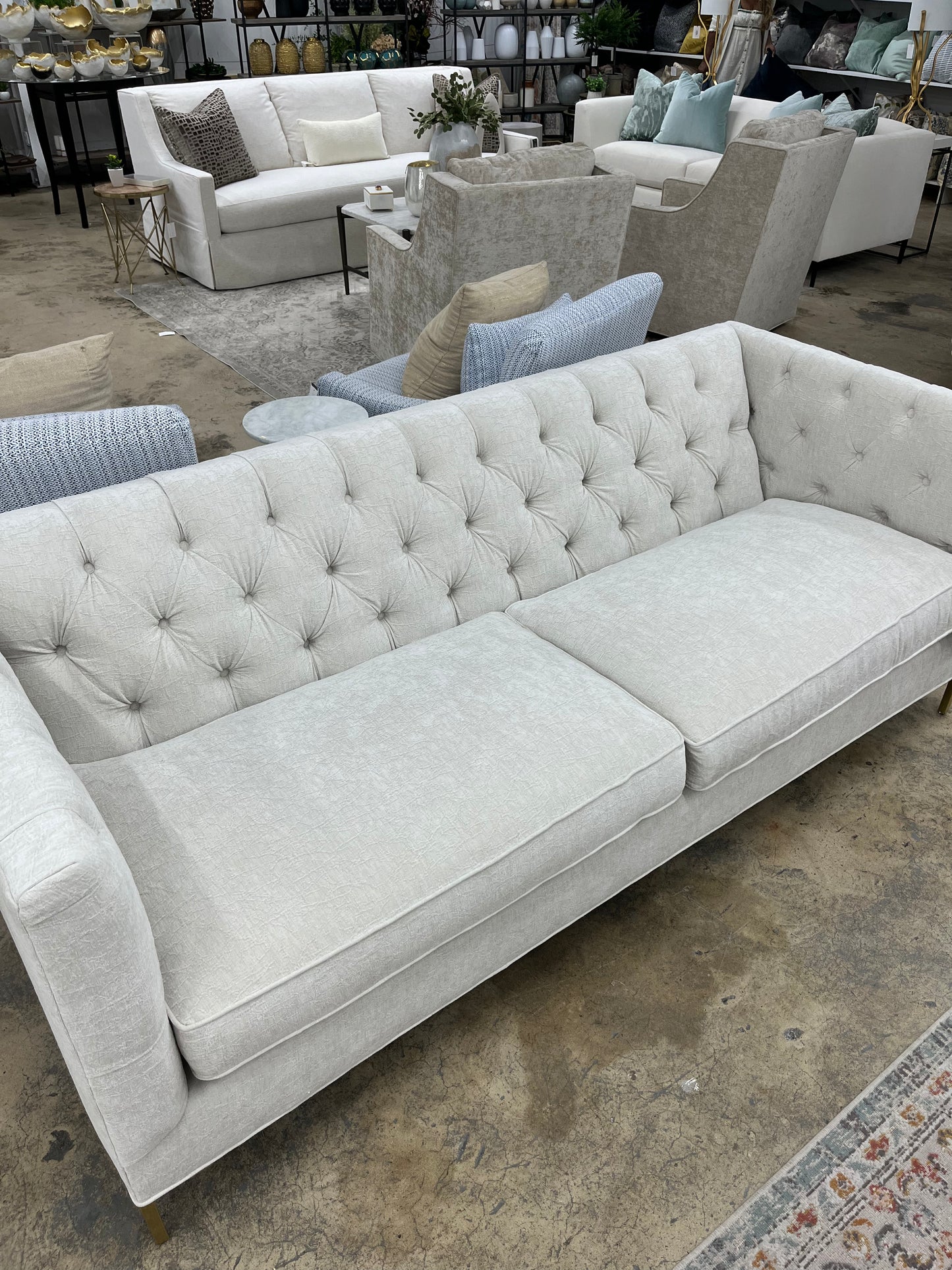 Ellyson Sofa 84Wx35Dx31H