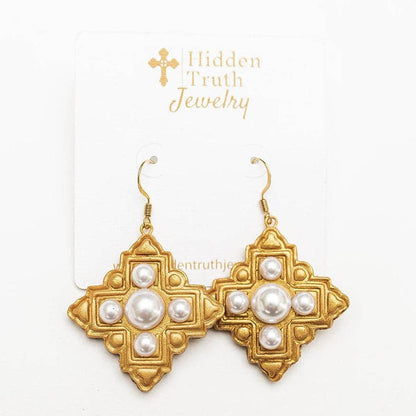 Ellie Pearl Dangles
