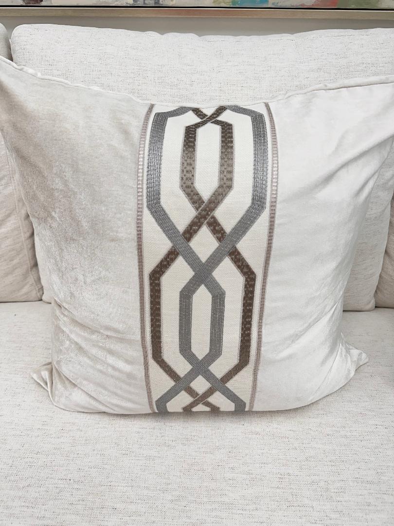 Lattice Weave Pillow 22"