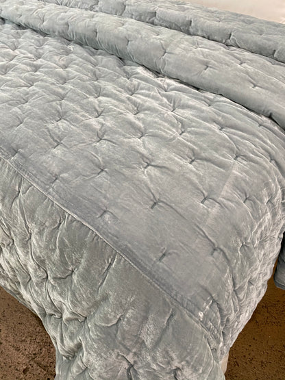 Faux Silk Velvet Quilt Set