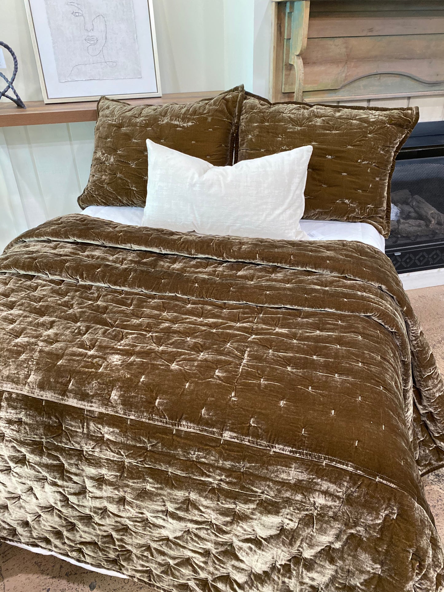 Faux Silk Velvet Quilt Set