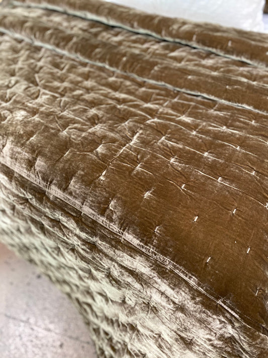 Faux Silk Velvet Quilt Set