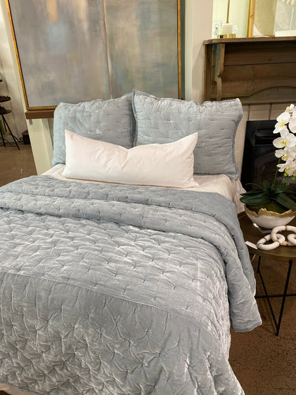 Faux Silk Velvet Quilt Set