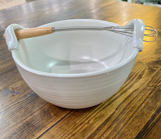 Small Mixing Bowl with Whisk